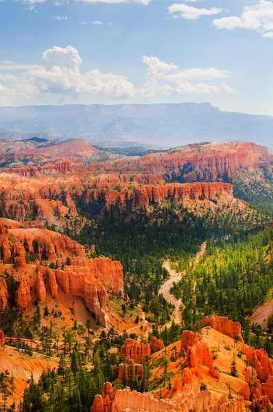 Bryce canyon w Widok perspektywiczny — Zdjęcie stockowe