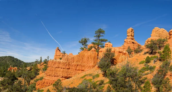 红色岩石形成的雪松打破国家公园 犹他州 — 图库照片
