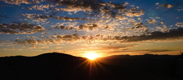 Panorama van een zonsopgang boven park city, utah — Stockfoto