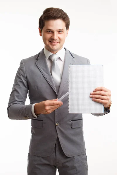 Empresário mostrando tabuleta com copyspase, em branco . — Fotografia de Stock