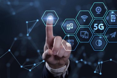 5G ağı konsepti, yüksek hızlı mobil internet, yeni nesil ağlar. İş, modern teknoloji, İnternet ve ağ kurma kavramı.       