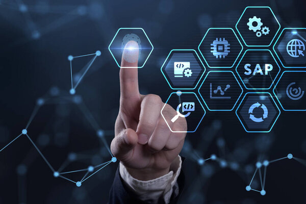 Концепция SAP System Software Automation на виртуальном экране центра обработки данных. Бизнес, современные технологии, Интернет и сетевая концепция.                                             