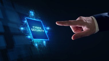 İş, teknoloji, internet ve ağ konsepti. Ofiste çalışan genç işadamı, sanal ekrandaki ikon güvenliğini seçin.