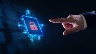 Siber güvenlik veri koruması iş teknolojisi gizlilik kavramı. Genç işadamı sanal ekrandaki ikon güvenliğini seçin.