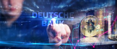 Kripto para birimi, Bitcoin, internet, sanal para. Para birimi teknolojisi iş dünyası internet kavramı. İşadamı sanal ekranda Deutsche bankasına tıklıyor.
