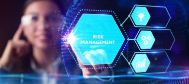 İş, Teknoloji, İnternet ve ağ konsepti. Dijital Pazarlama içerik planlama reklam stratejisi kavramı. Risk yönetimi 