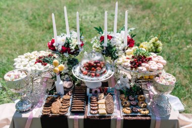 güneşli düğün günü şeker çubuğu