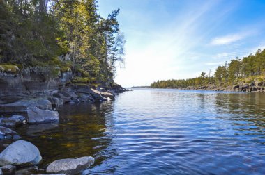 Dik taş ada, Valaam üzerinde Karelya bankalar