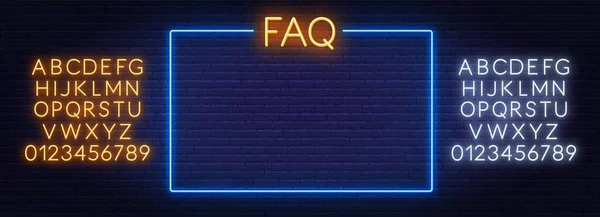 Panneau néon FAQ Foire aux questions Panneau néon et le cadre sur le fond du mur de briques. Alphabet néon  . — Image vectorielle