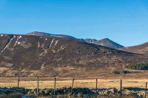 Vista a Lochnagar desde Spittal of Muick . —  Fotos de Stock