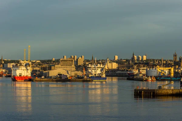 Aberdeen liman ve şehir. — Stok fotoğraf