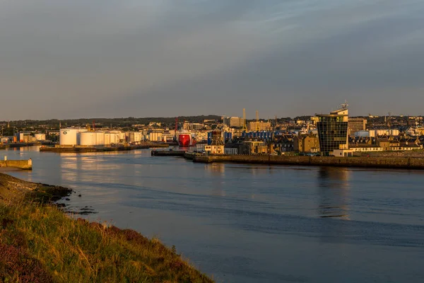 Aberdeen liman ve şehir.