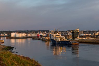 Siem Challenger Aberdeen harbour adlı geldi.