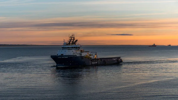 Siem Challenger llega al puerto de Aberdeen . — Foto de Stock
