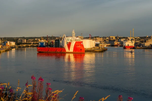 Aberdeen liman ve şehir.