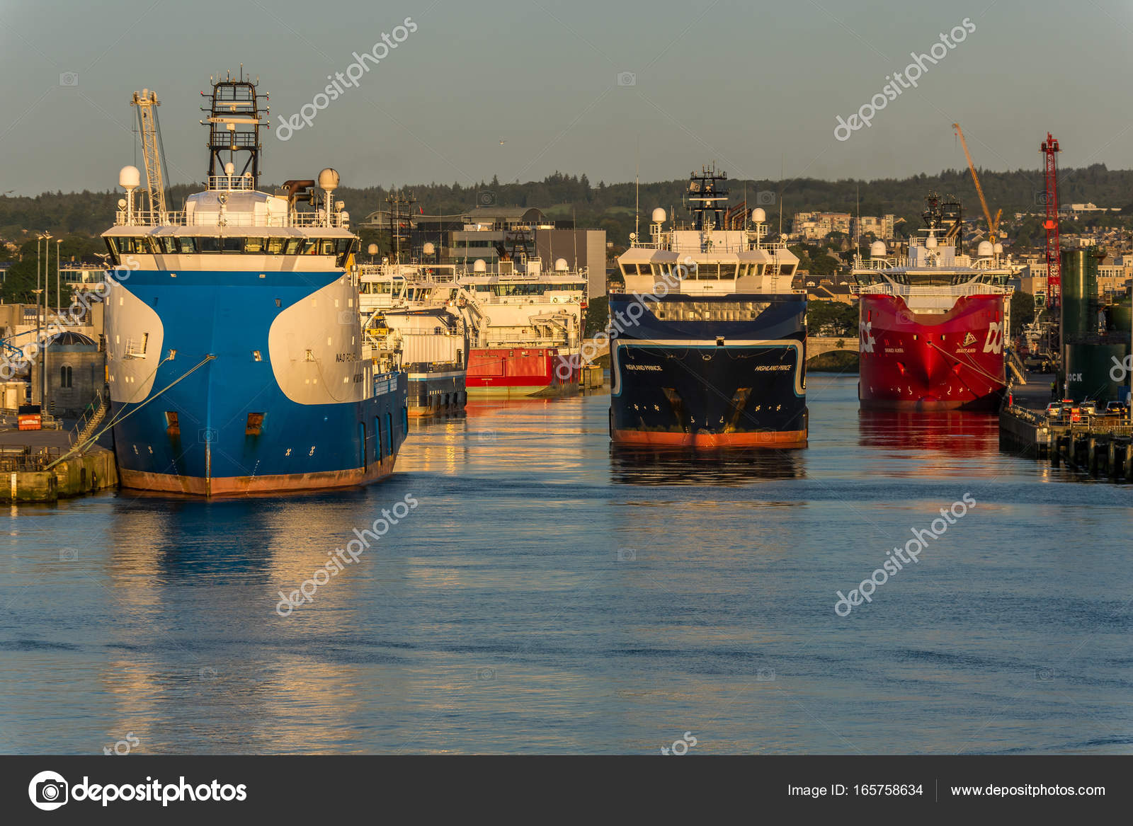 Aberdeen Harbour River Dee And Oil Service Ships Stock