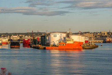 Aberdeen liman ve River Dee.