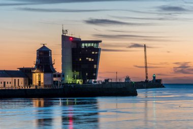 Deniz operasyonları Kulesi ve cezaevi.