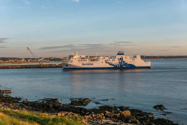 Northlink ferry llega a Aberdeen Harbour . — Foto de Stock