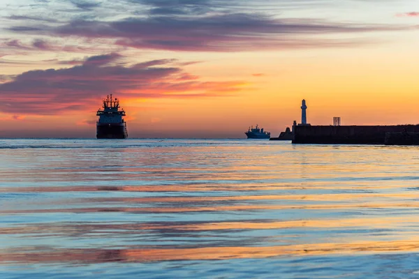 Aberdeen liman Haliç gündoğumu.
