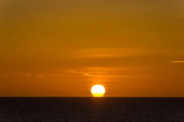 Sonnenaufgang über der Aberdeen Bay. — Stockfoto