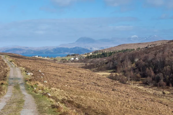 Slaggan Bay yaklaşım road.