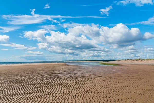 Pláž St. Cyrus a cloudscape. — Stock fotografie