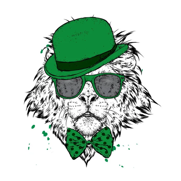Güzel bir aslan bir kravat, gözlük ve şapka. Vektör çizim bir kartpostal veya poster, giysiler için yazdırma için. Aslan hippi giysili. Moda ve stil.