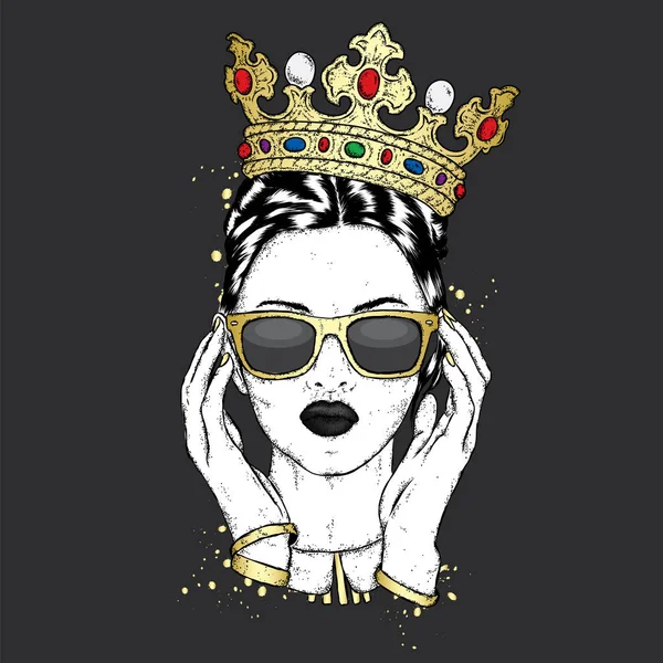 Hermosa chica en la corona y gafas de sol. Ilustración vectorial para una postal o un póster, impresión para ropa. Moda & Estilo . — Vector de stock