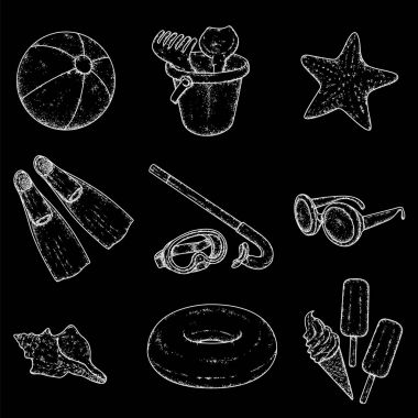 Plaj aksesuarları güzel dizi. Top, Bebek kova oyuncaklar, şişme daire, maske ve şnorkel, dondurma, güneş gözlüğü, kabuk ve deniz yıldızı. Vektör çizim. Yaz, deniz ve tatil.