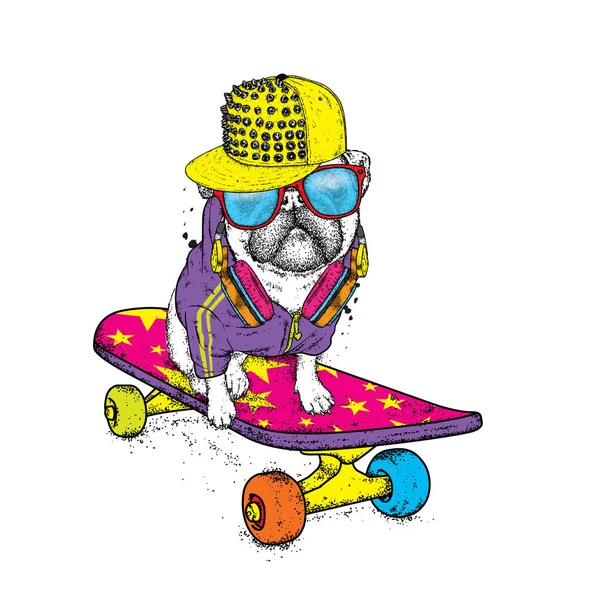 Pug divertido en un monopatín. Ilustración vectorial. Perro de pedigrí. Cachorro con gorra y auriculares . — Archivo Imágenes Vectoriales