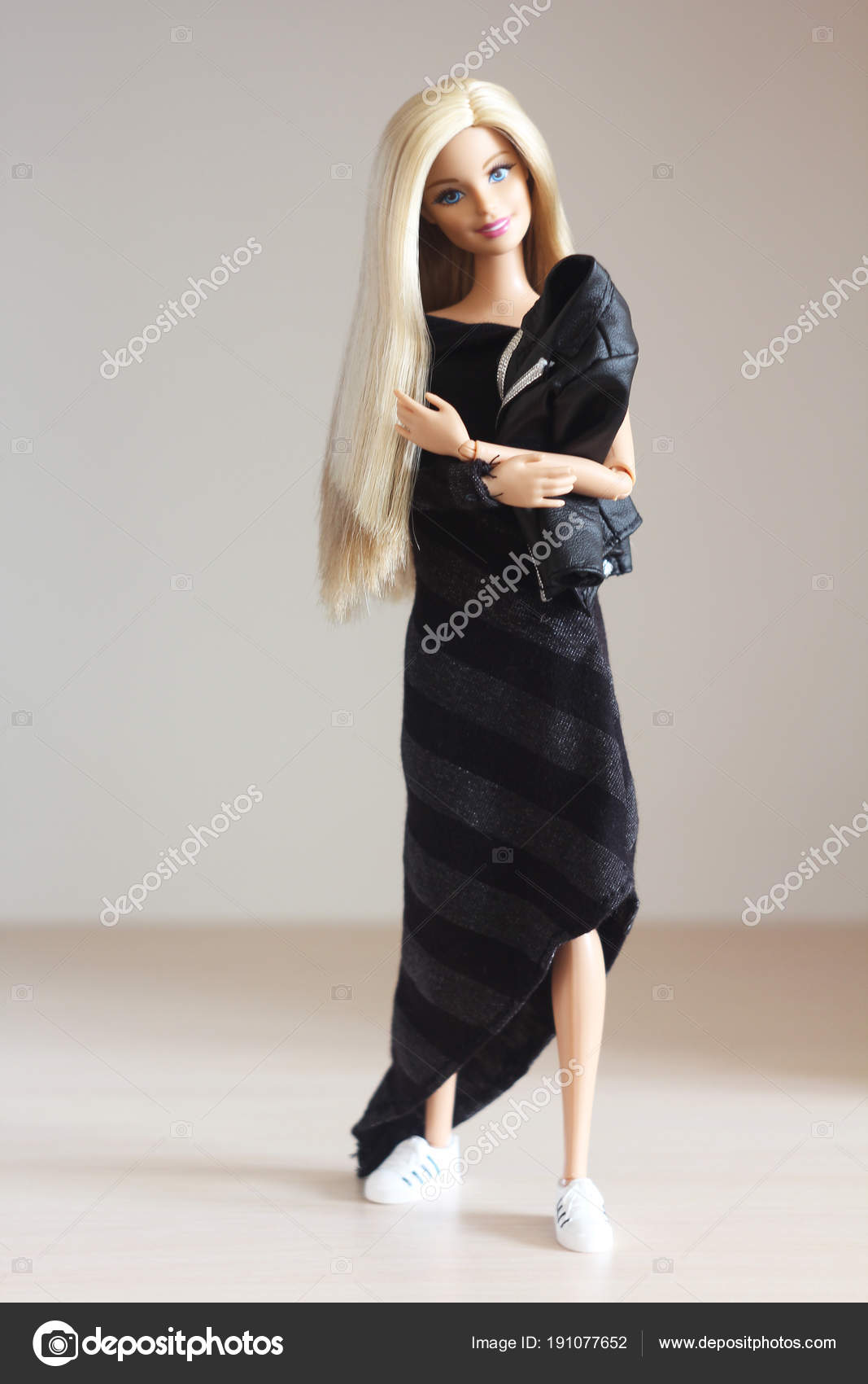 Barbie Doll Long White Hair Beautiful Clothes – Stock Editorial Photo ©  JuliaGrin #191077652