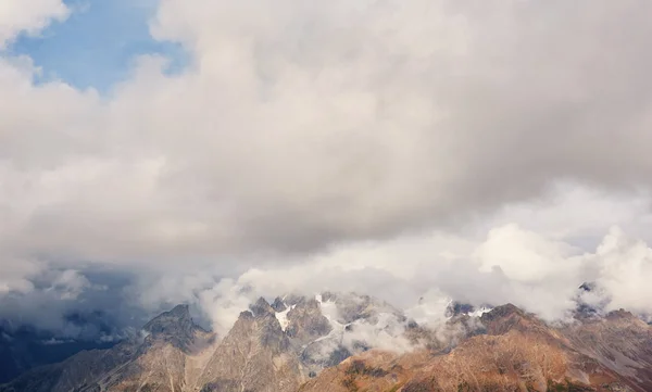 Niebla Gruesa Paso Montaña Goulet Paisaje Otoñal Georgia Svaneti Europa — Foto de Stock