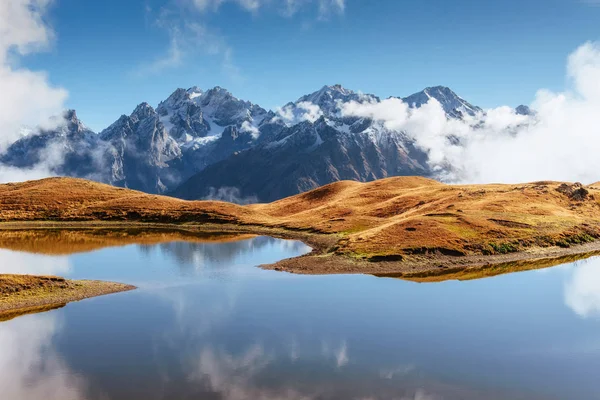 Lago Montaña Koruldi Alta Svaneti Georgia Europa Montañas Del Cáucaso —  Fotos de Stock