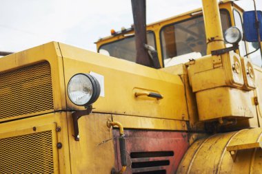 zware constructie loader bulldozer op Bouwoppervlakte.