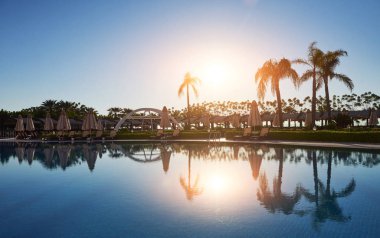 Türkiye 'de havuzları ve su parkları olan popüler bir tatil köyü. Otelde. Tatil