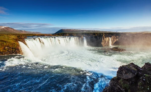 Godafoss Vattenfall Vid Solnedgången Fantastiskt Landskap Vackra Cumulusmoln Island — Stockfoto