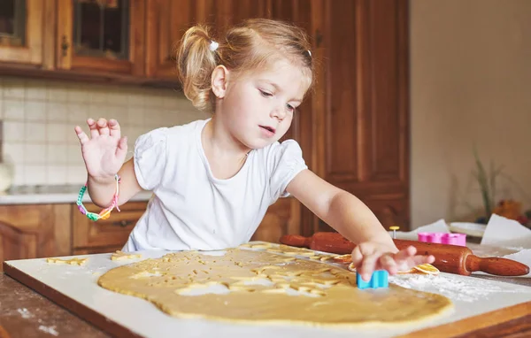 Happy Daughter Mom Kitchen Bake Cookies — Stock Photo, Image