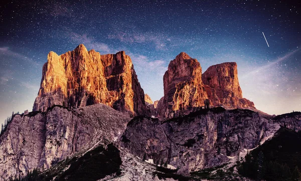 Montañas Rocosas Fantástico Cielo Estrellado Dolomita Alpes Italia — Foto de Stock