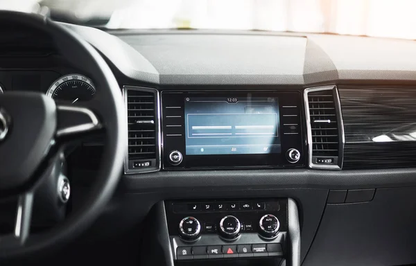 Interior Del Coche Lujo Volante Palanca Cambios Tablero Instrumentos Computadora — Foto de Stock