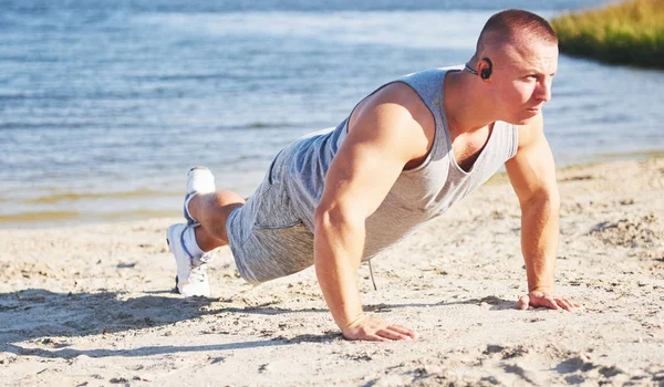 Treinamento Fitness Man Empurrar Para Cima Desporto Exercício Fitness Treino — Fotografia de Stock