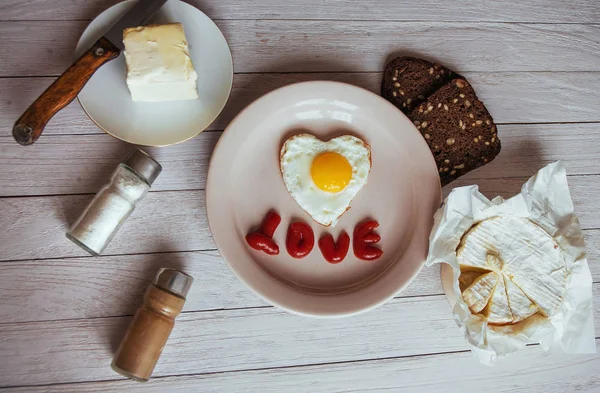 Fried Egg Ketchup Cheese Brie Tasty Fragrant Morning Coffee — Stock Photo, Image