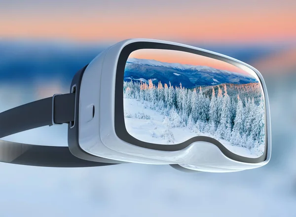 Virtual Reality Headset Dubbele Belichting Mysterieus Landschap Majestueuze Bergen Winter — Stockfoto