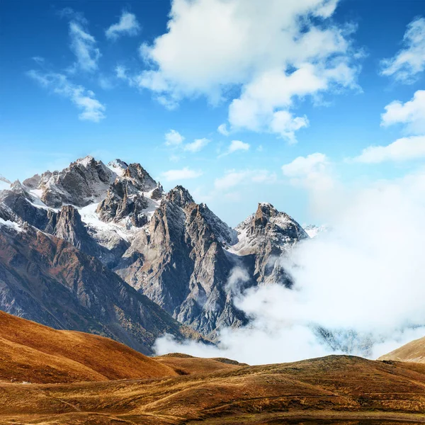 Nebbia Fitta Sul Passo Del Calice Paesaggio Autunnale Georgia Svaneti — Foto Stock