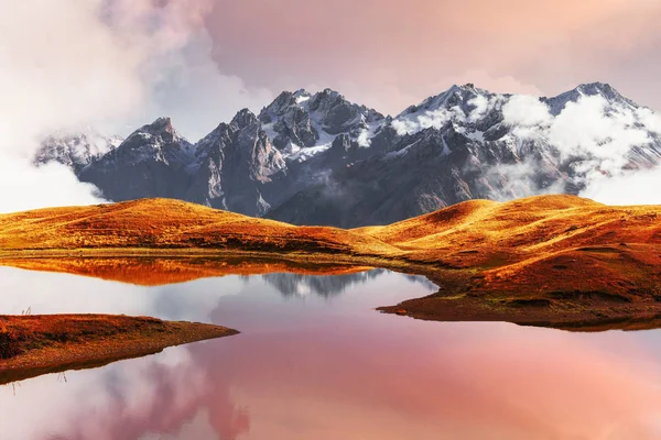 Solnedgång Sjön Koruldi Upper Svaneti Georgien Europa Kaukasus Berg — Stockfoto