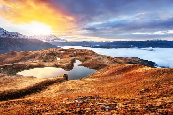 Puesta Sol Lago Koruldi Montaña Upper Svaneti Georgia Europa Montañas —  Fotos de Stock