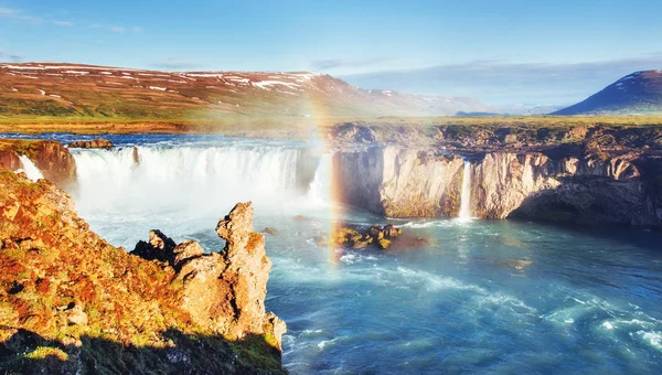 Godafoss Vízesés Naplementekor Fantasztikus Táj Gyönyörű Cumulus Felhők Izland — Stock Fotó