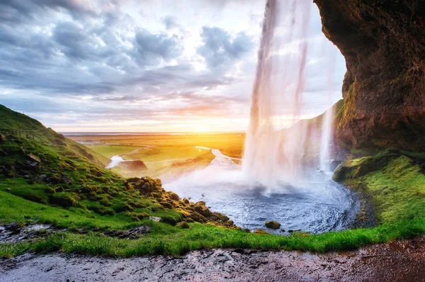 Zlanda Nın Ünlü Şelalesi Görkemli Seljalandsfoss — Stok fotoğraf