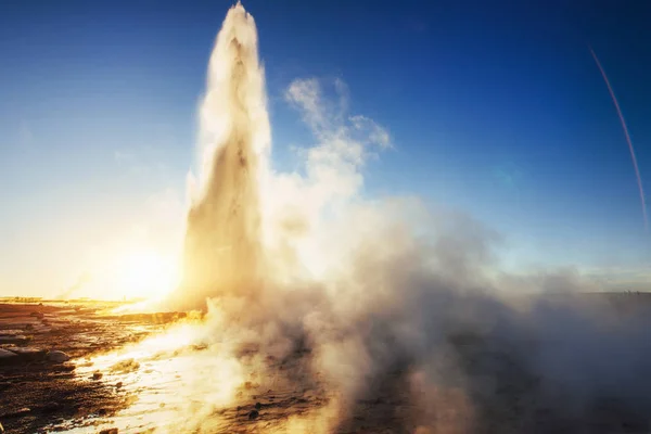 Geysers Iceland Fantastic Kolory Turysty Watch Beauty World — Stock Photo, Image