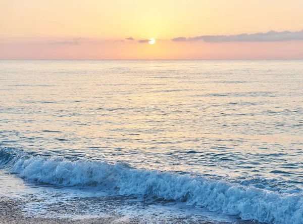 Färgglada Solnedgång Över Havet Från Kolliderande Vågor Naturens Sammansättning — Stockfoto